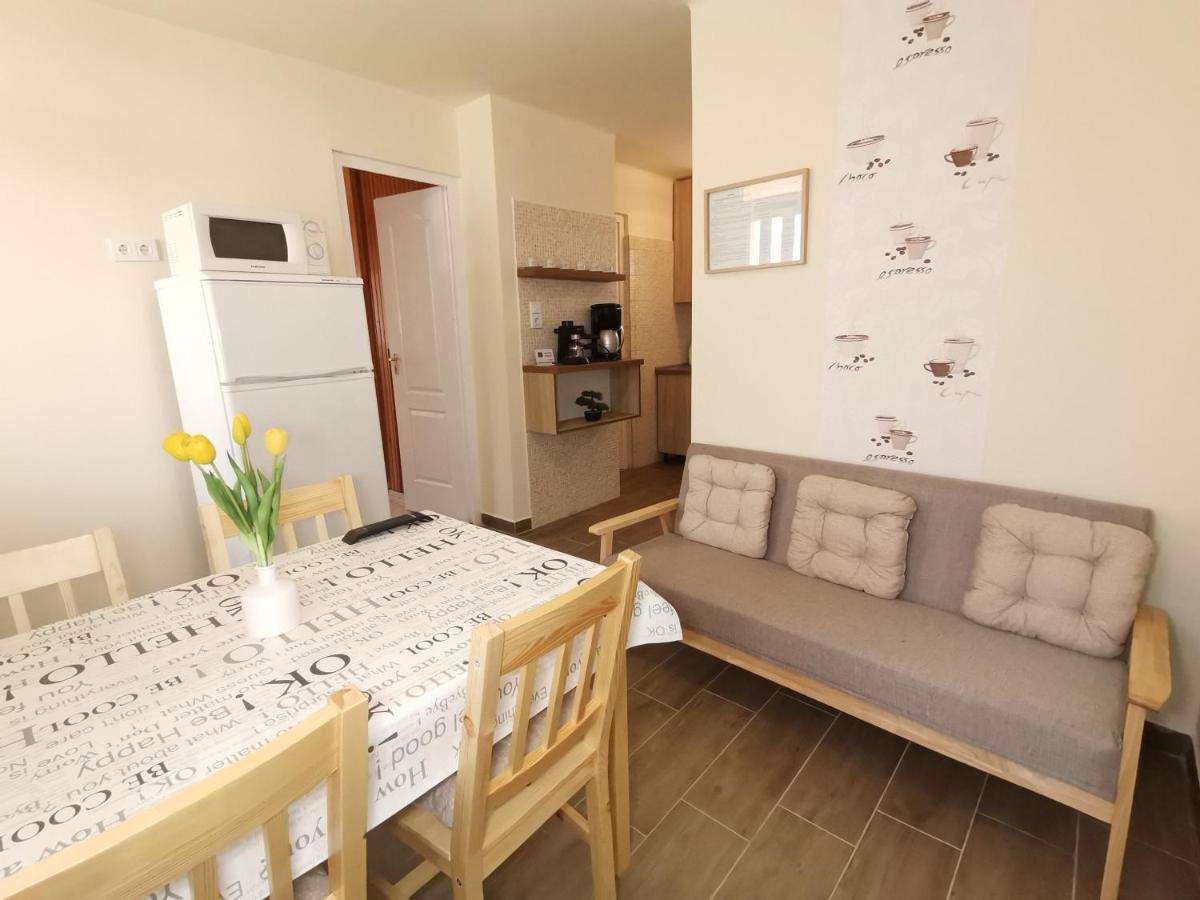Gyoengyvirag Apartmanhaz Hajdúszoboszló Eksteriør billede