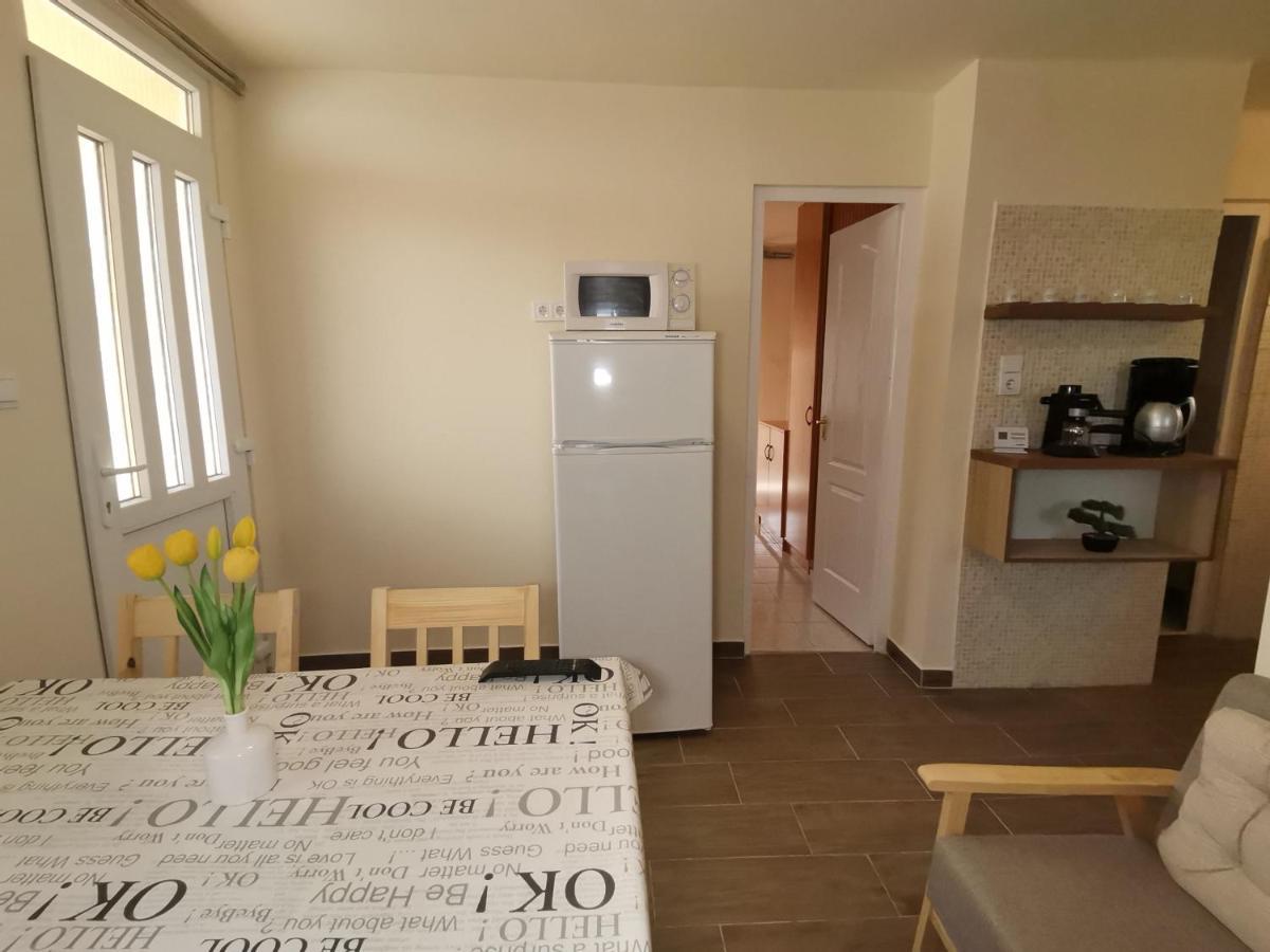 Gyoengyvirag Apartmanhaz Hajdúszoboszló Eksteriør billede