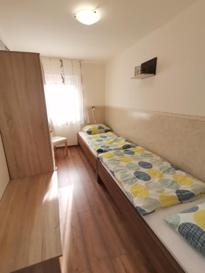 Gyoengyvirag Apartmanhaz Hajdúszoboszló Eksteriør billede