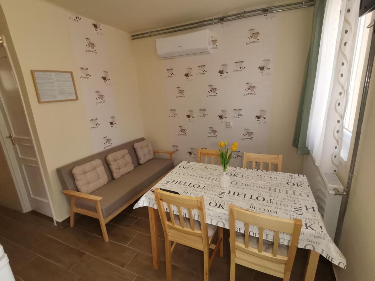 Gyoengyvirag Apartmanhaz Hajdúszoboszló Eksteriør billede