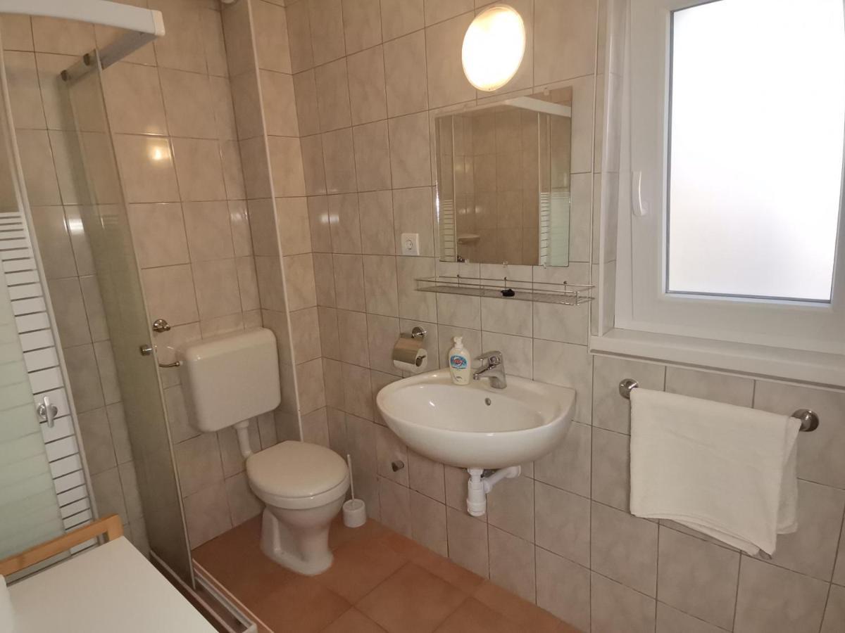 Gyoengyvirag Apartmanhaz Hajdúszoboszló Eksteriør billede