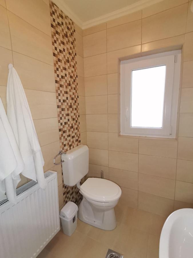 Gyoengyvirag Apartmanhaz Hajdúszoboszló Eksteriør billede