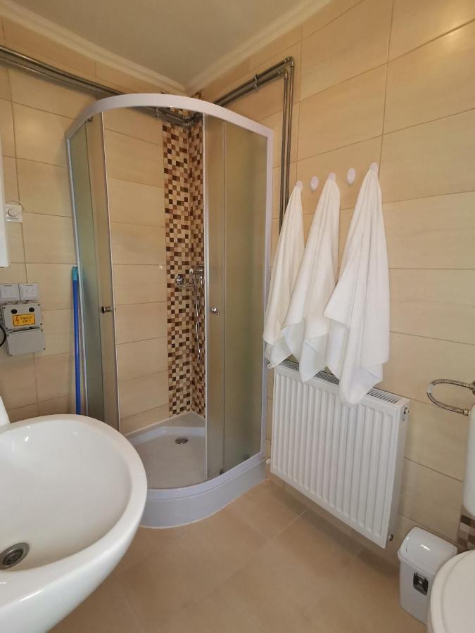 Gyoengyvirag Apartmanhaz Hajdúszoboszló Eksteriør billede