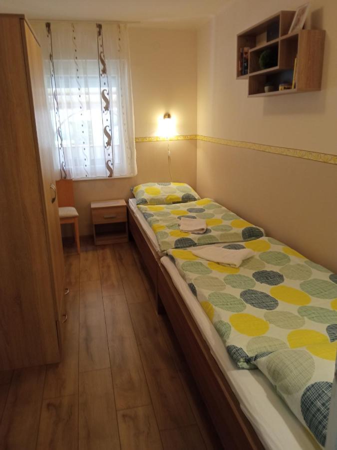 Gyoengyvirag Apartmanhaz Hajdúszoboszló Eksteriør billede